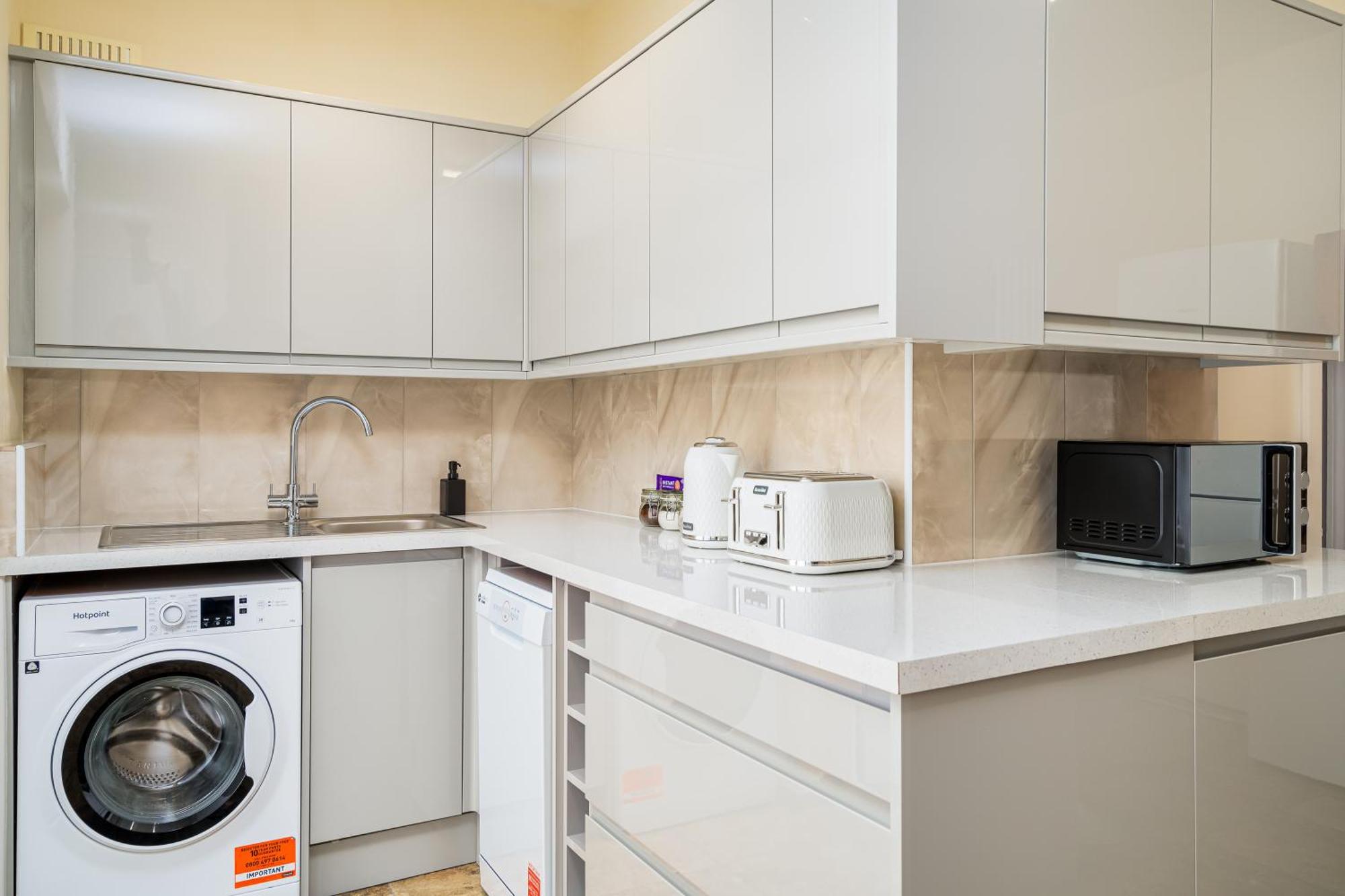 Homely And Stylish Apartment With A Garden In East Finchley ロンドン エクステリア 写真