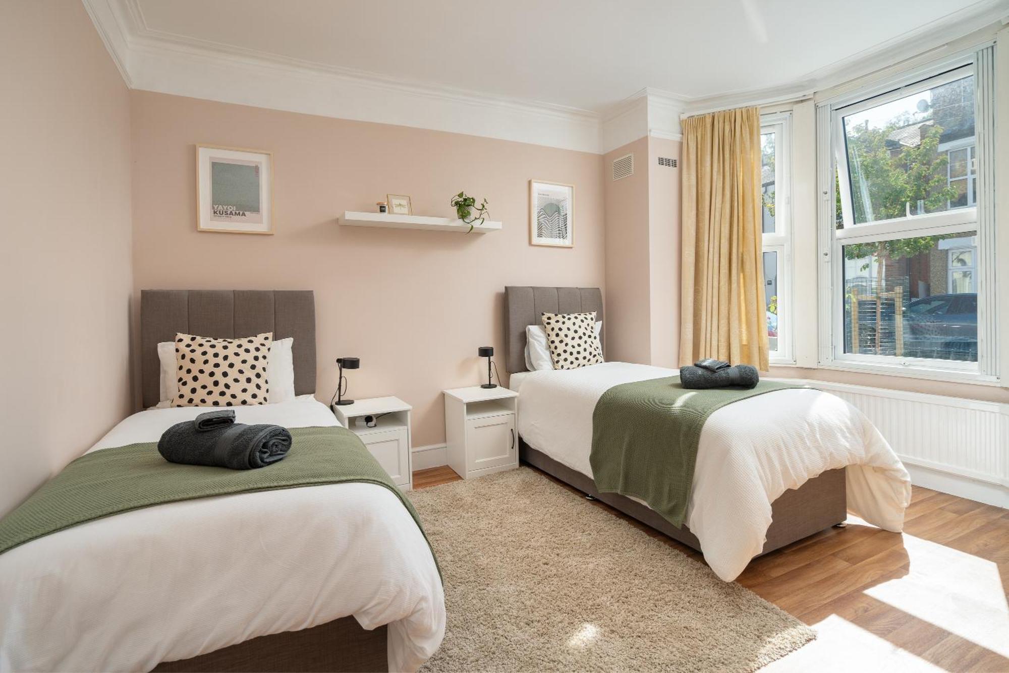 Homely And Stylish Apartment With A Garden In East Finchley ロンドン エクステリア 写真